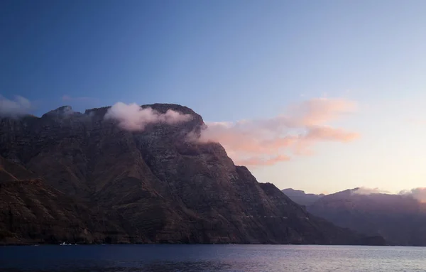 Nubes Atardecer Sobre Espectaculares Acantilados Costa Oeste Gran Canaria Vistas —  Fotos de Stock