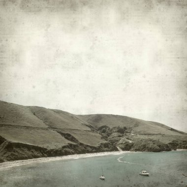 Asturias, İspanya kıyı manzara ile eski Kağıt arka plan dokulu