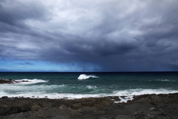 Gran Canaria Puertillo Banaderos Dunkle Lavaküste Und Regen Über Dem — Stockfoto