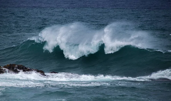 Poderosas Ondas Oceânicas Que Rompem Pelas Margens Gran Canaria — Fotografia de Stock