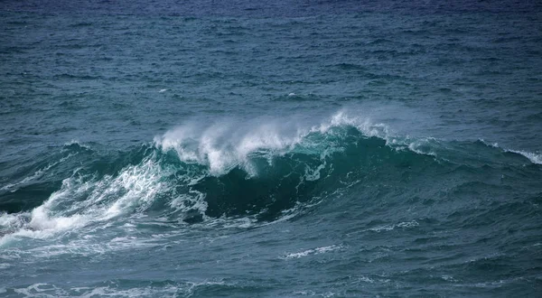 Krachtige Oceaan Golven Breken Aan Oevers Van Gran Canaria — Stockfoto