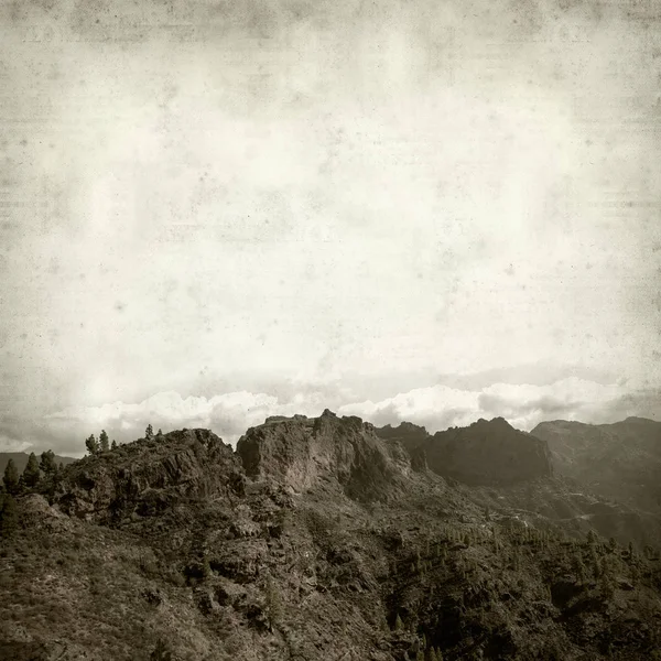 纹理的旧纸背景与中央大加那利岛的山风景 — 图库照片