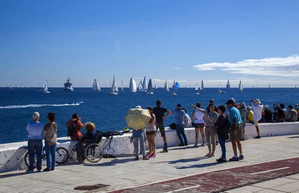 Las Palmas Spanien November 2018 Zuschauer Genießen Das Schöne Wetter — Stockfoto