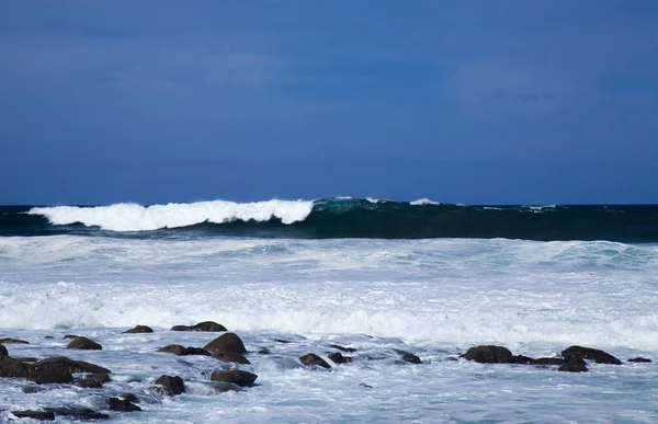 Kraftfull Havets Vågor Bryta Vid Stranden Gran Canaria — Stockfoto