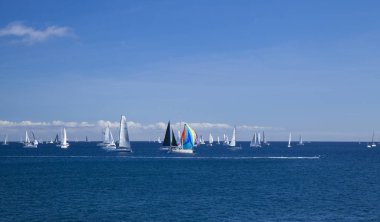 Las Palmas, İspanya - 25 Kasım: Yatlar için Arc 2018, Atlantic Rally Kruvazör için 25 Kasım 2018 Las Palmas de Gran Canaria, İspanya başlatmak için işaret bekliyor