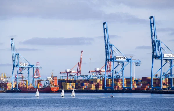 Las Palmas Španělsko Listopadu Nákladní Kontejnery Jsou Zpracovány Náročném Cargo — Stock fotografie