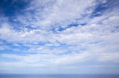 Cennet ağırlıklı olarak Gökyüzünün okyanus doğal arka plan üzerinde 