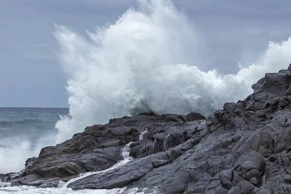 Fondo Natural Olas Marinas Espumosas Rompiendo Orillas Gran Canaria — Foto de Stock