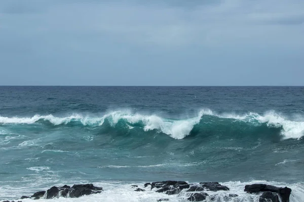 Fondo Natural Olas Marinas Espumosas Rompiendo Orillas Gran Canaria — Foto de Stock