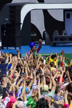 Carlinhos Brown performansı