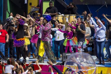 Carlinhos Brown performansı