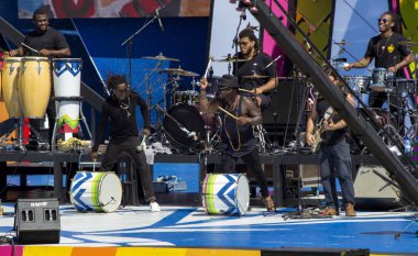 Carlinhos Brown performansı