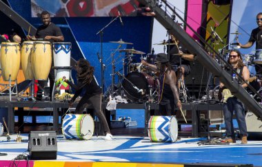 Carlinhos Brown performansı