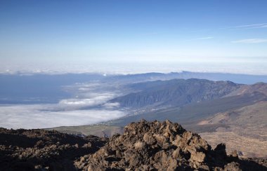 Tenerife, yürüyüş yolundan zirveye manzara
