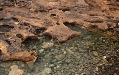 Büyük Kanarya, Las Palmas kıyısındaki El Confital plajında kayaların dokusu
