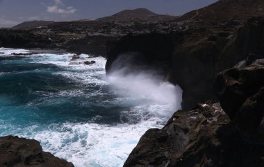 Gran Canaria 'nın kuzey kıyısı, Banaderos bölgesinin lav tarlaları, Montana de Arucas patlamasından dolayı gri dokulu lav.
