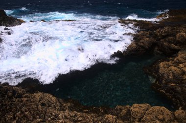 Galdar belediyesindeki Gran Kanarya Adaları 'nın kuzey batı kıyısında erozyona uğramış.