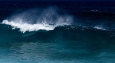 Büyük Kanarya, kuzey kıyısı, güçlü okyanus dalgaları 