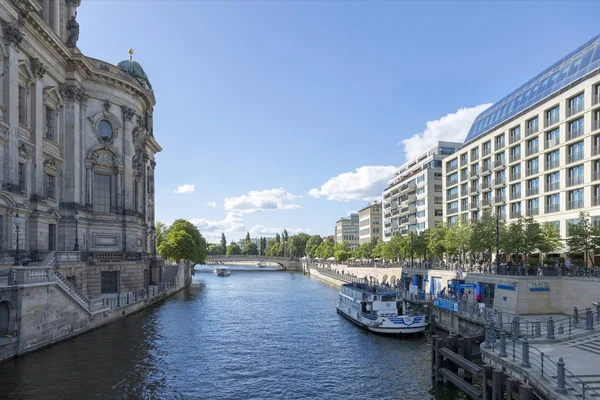 2018年7月01日 河狂欢和柏林的堤的看法 — 图库照片