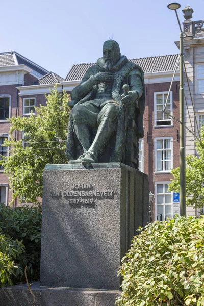 荷兰海牙 2018年7月03日 荷兰政治家和外交官约翰 Van Oldenbarnevelt 的纪念碑 — 图库照片