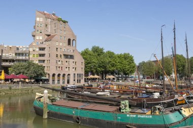 Rotterdam, Hollanda - 03 Temmuz 2018: Görünüm Rotterdam orta kısmında eski liman