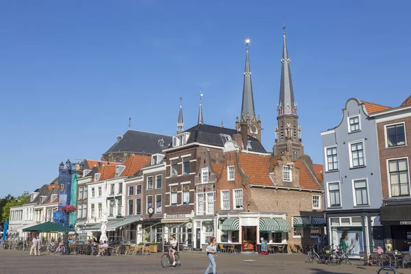 Delft Holandia Lipca 2018 Budynki Przy Rynku Naprzeciwko Ratusza Delft — Zdjęcie stockowe