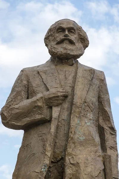 Trier Almanya Temmuz 2018 Trier Merkezinde Karl Marx Anıtı — Stok fotoğraf