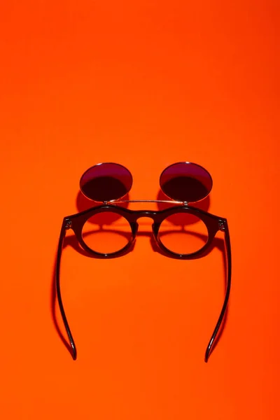 Sluneční Brýle Dvojitým Sklem Růžovém Pozadí — Stock fotografie