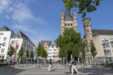 Köln, Almanya - 07 Temmuz 2018: Köln 'ün merkezindeki St. Martin Kilisesi