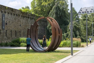 Koblenz, Almanya - 07 Temmuz 2018: Modern yükleme önünde Ludwig Sanat Müzesi'ndeki Koblenz