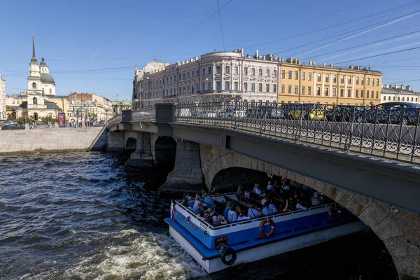 Petersburg Ryssland Augusti 2018 Nöje Båt Seglar Belinskij Bron Vid — Stockfoto