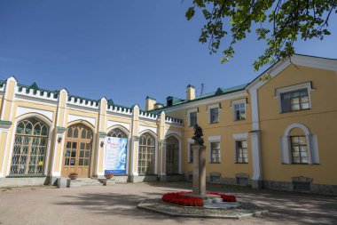 Strelna, St. Petersburg, Rusya Federasyonu - 09 Ağustos 2018: Palace, Prens Lvov St. Petersburg Strelna köy içinde