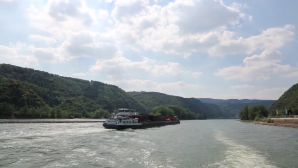 Вид Корабля Рухаючись Вздовж Річки Рейн Німеччині — стокове відео