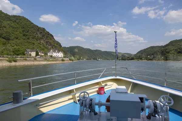 从德国沿河行驶的船只上可以看到 — 图库照片