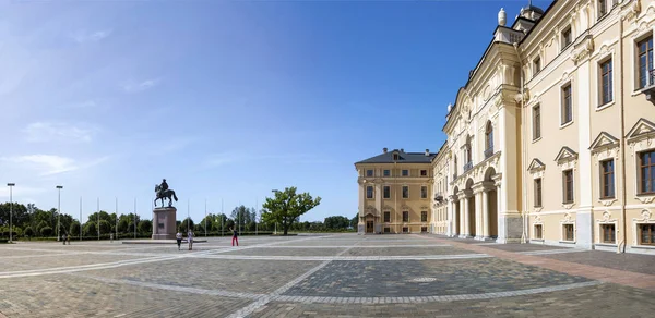 Strelna San Petersburgo Rusia Agosto 2018 Plaza Frente Palacio Konstantinovsky —  Fotos de Stock