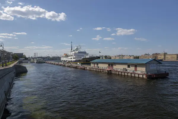 Petersburg Russia August 2018 English Quay Passenger Terminal Neva River — Stock Photo, Image