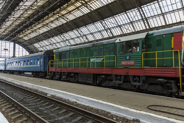 Lviv Ucrania Julio 2018 Tren Llega Estación Tren Lviv — Foto de Stock