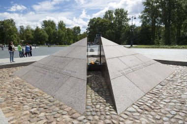 St. Petersburg, Rusya - 13 Ağustos 2018: Eternal Flame çapa Meydanı Kronstadt '