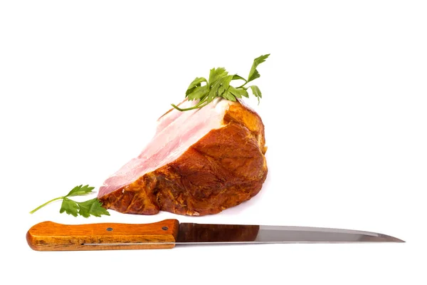 新鮮な豚肉のハム 白い背景の上の包丁の大部分 — ストック写真