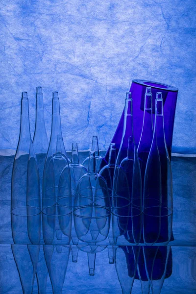 Abstrato Natureza Morta Com Objetos Transparentes Fundo Azul — Fotografia de Stock