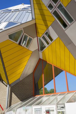 Rotterdam, Hollanda - 3 Temmuz 2018: Küp ev - Rotterdam 'ın orijinal simgesi