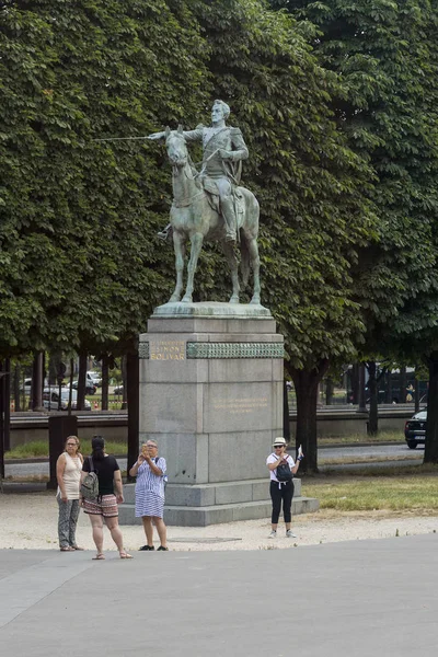 Paryż Francja Lipca 2018 Pomnik Simona Bolivara Ogrodzie Publicznym Reine — Zdjęcie stockowe