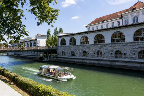 Ljubljana Slovenia August 2019 View Embankment Ljubljana River Ljubljana — Stock Photo, Image