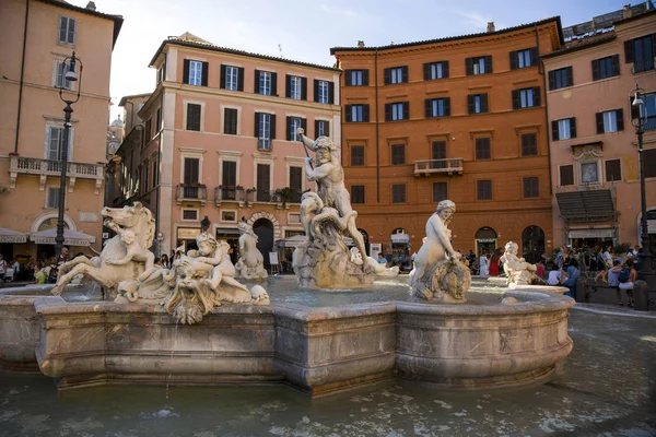 Roma, İtalya - 16 Ağustos 2019: Piazza Navona'daki Neptün Çeşmesi — Stok fotoğraf