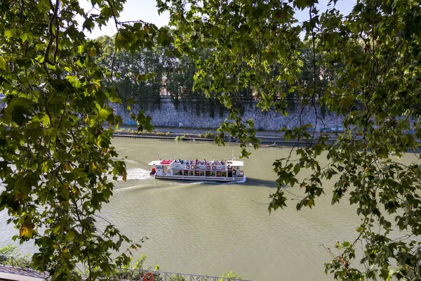 Roma Agosto 2019 Piacere Navigare Lungo Fiume Tevere Roma — Foto Stock