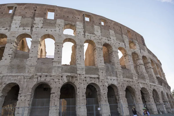 ローマ イタリア 8月17 2019 コロッセオの壁の断片 円形劇場 古代ローマの建築記念碑 — ストック写真
