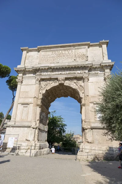 Řím Itálie Srpna 2019 Vítězný Oblouk Titus Jednorozměrný Oblouk Nacházející — Stock fotografie