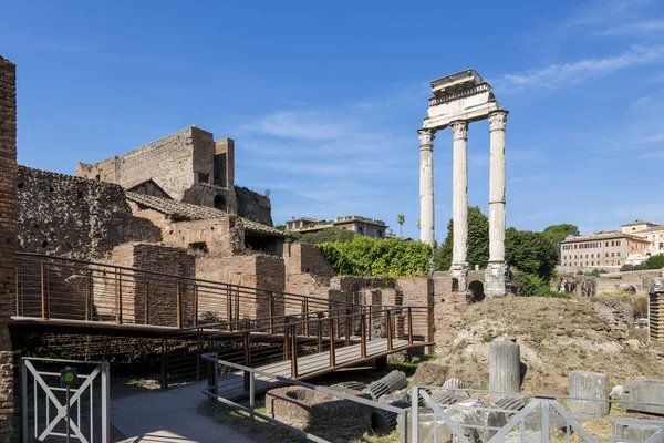 Roma Talya Ağustos 2019 Roma Forumundaki Eski Tapınaklardan Biri Olan — Stok fotoğraf