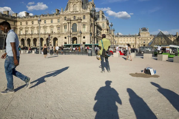 Parijs Frankrijk Juli 2018 Souvenirhandel Bij Piramide Van Het Louvre — Stockfoto