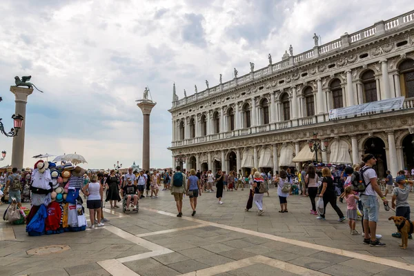 Venedig Italien Augusti 2019 Människor Markusplatsen Venedig — Stockfoto